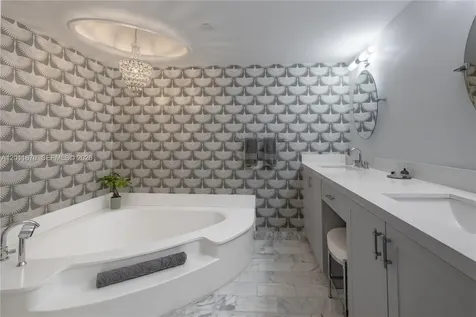 4000 Towerside Terrace Miami FL 33138