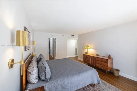 4000 Towerside Terrace Miami FL 33138