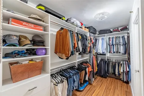 4000 Towerside Terrace Miami FL 33138
