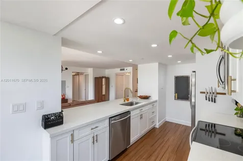 4000 Towerside Terrace Miami FL 33138