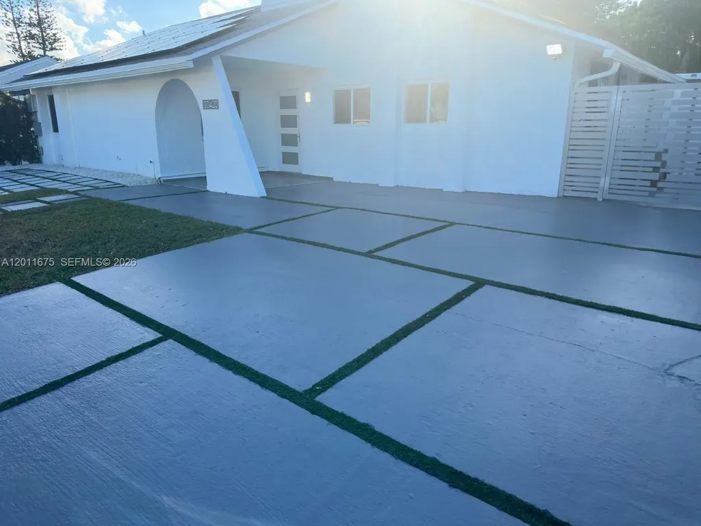 20420 SW 122nd Place Miami FL 33177