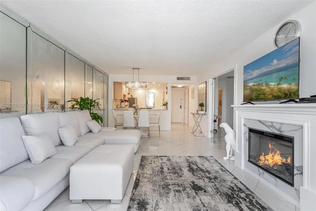 Hallandale Beach FL 33009