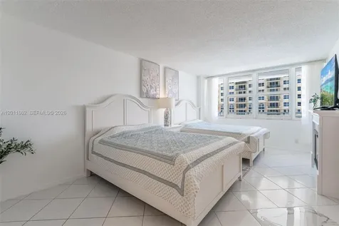 Hallandale Beach FL 33009