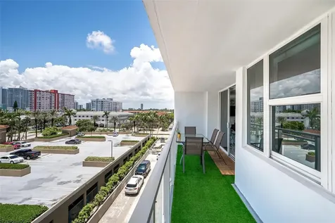 Hallandale Beach FL 33009