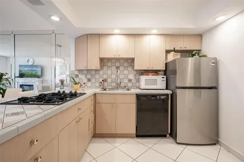 Hallandale Beach FL 33009