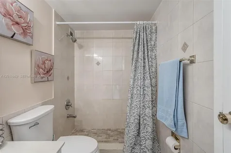 Hallandale Beach FL 33009
