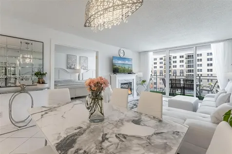 Hallandale Beach FL 33009