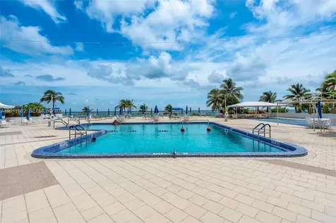 Hallandale Beach FL 33009