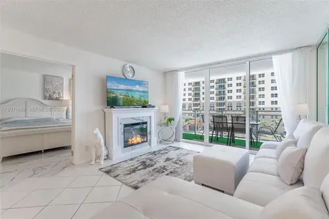 Hallandale Beach FL 33009