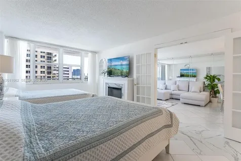 Hallandale Beach FL 33009