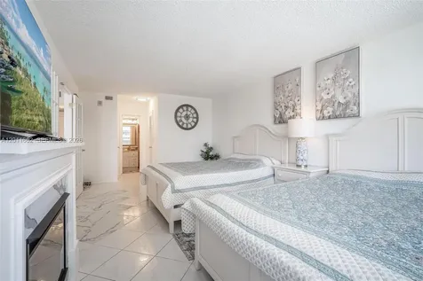 Hallandale Beach FL 33009