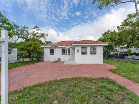 520 NW 32nd Place Miami FL 33125