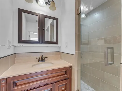 520 NW 32nd Place Miami FL 33125