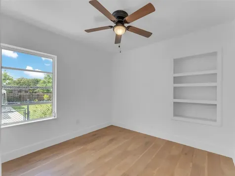 520 NW 32nd Place Miami FL 33125