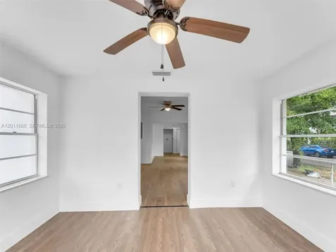 520 NW 32nd Place Miami FL 33125