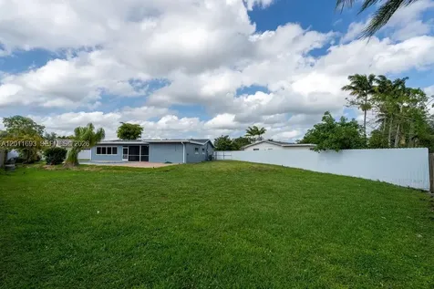 510 NW 97th Terrace Pembroke Pines FL 33024
