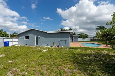 510 NW 97th Terrace Pembroke Pines FL 33024