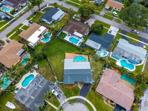 510 NW 97th Terrace Pembroke Pines FL 33024
