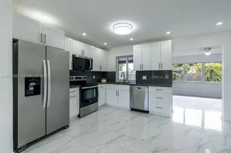 510 NW 97th Terrace Pembroke Pines FL 33024