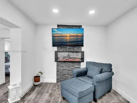 100 NW 8th Avenue Hallandale Beach FL 33009