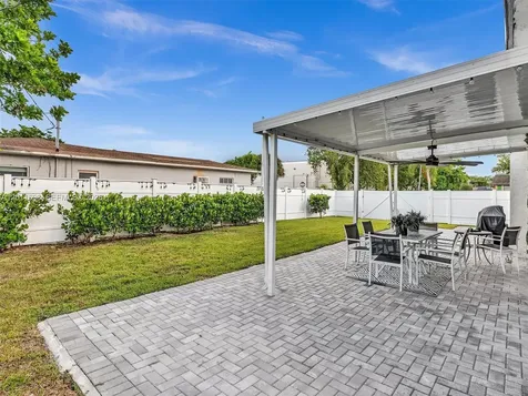 100 NW 8th Avenue Hallandale Beach FL 33009