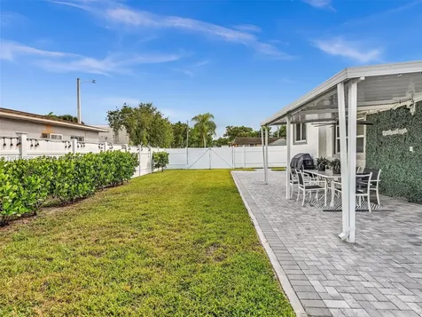 100 NW 8th Avenue Hallandale Beach FL 33009