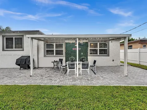 100 NW 8th Avenue Hallandale Beach FL 33009