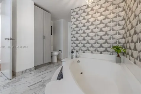 4000 Towerside Terrace Miami FL 33138