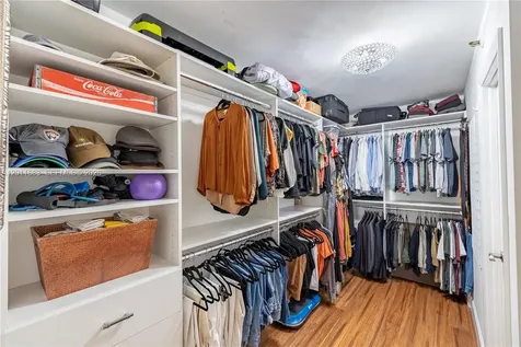 4000 Towerside Terrace Miami FL 33138