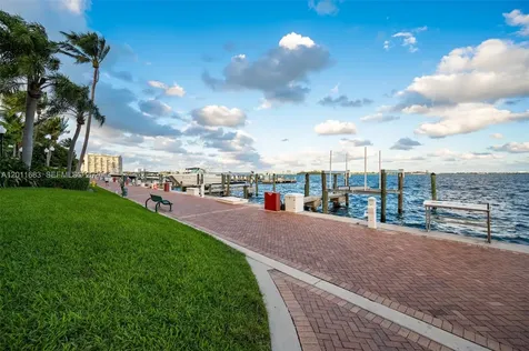 4000 Towerside Terrace Miami FL 33138