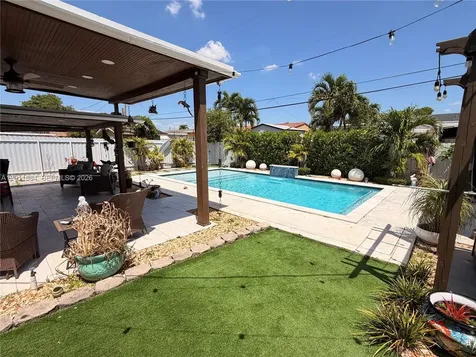 315 W 62nd Street Hialeah FL 33012