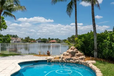 812 Regal Cove Road Weston FL 33327