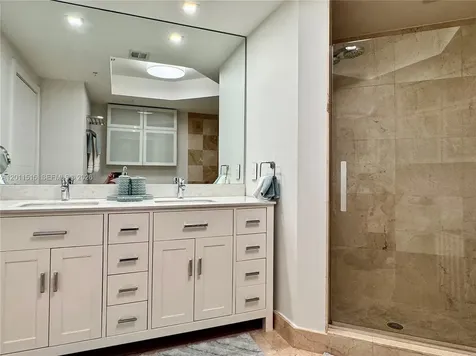 17555 Atlantic Boulevard Sunny Isles Beach FL 33160