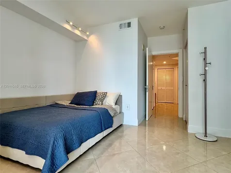 17555 Atlantic Boulevard Sunny Isles Beach FL 33160