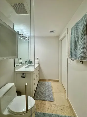 17555 Atlantic Boulevard Sunny Isles Beach FL 33160