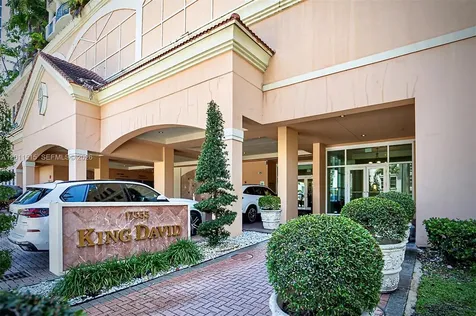 17555 Atlantic Boulevard Sunny Isles Beach FL 33160