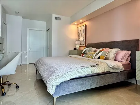17555 Atlantic Boulevard Sunny Isles Beach FL 33160