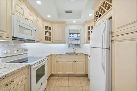 2600 Diana Drive Hallandale Beach FL 33009
