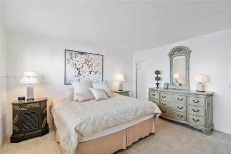 2600 Diana Drive Hallandale Beach FL 33009