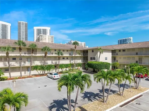 2600 Diana Drive Hallandale Beach FL 33009