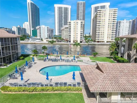 2600 Diana Drive Hallandale Beach FL 33009