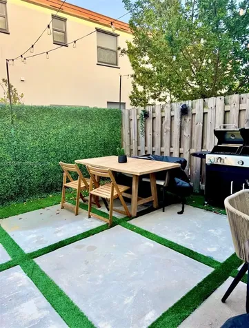 21443 NE 2nd Path Miami FL 33179