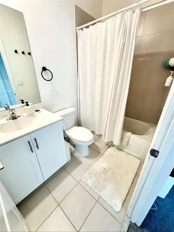 21443 NE 2nd Path Miami FL 33179