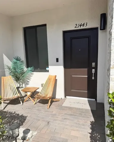 21443 NE 2nd Path Miami FL 33179
