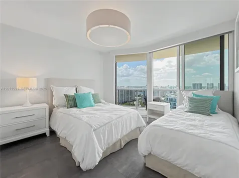17555 Collins Avenue Sunny Isles Beach FL 33160