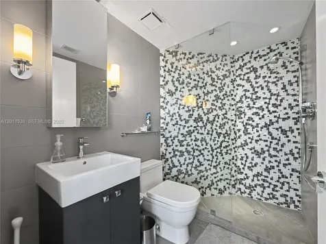 17555 Collins Avenue Sunny Isles Beach FL 33160