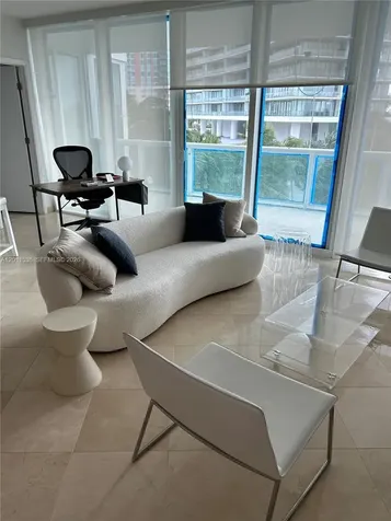 1000 S Pointe Drive Miami Beach FL 33139
