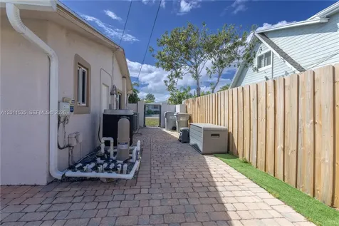 1660 NE 25th Avenue Pompano Beach FL 33062