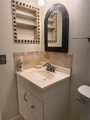 5080 SW 64th Avenue Davie FL 33314