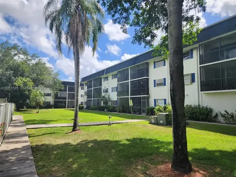 5080 SW 64th Avenue Davie FL 33314